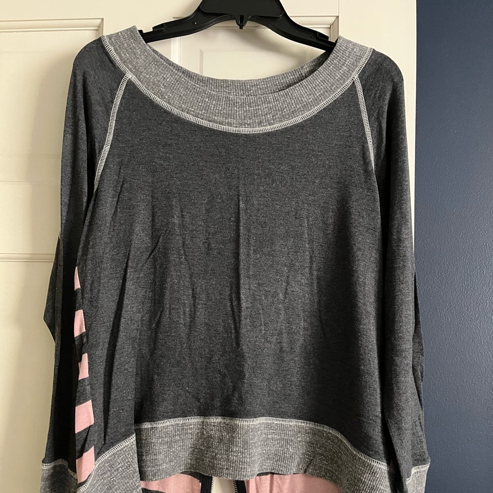 Light weight grey/pink sweatshirt